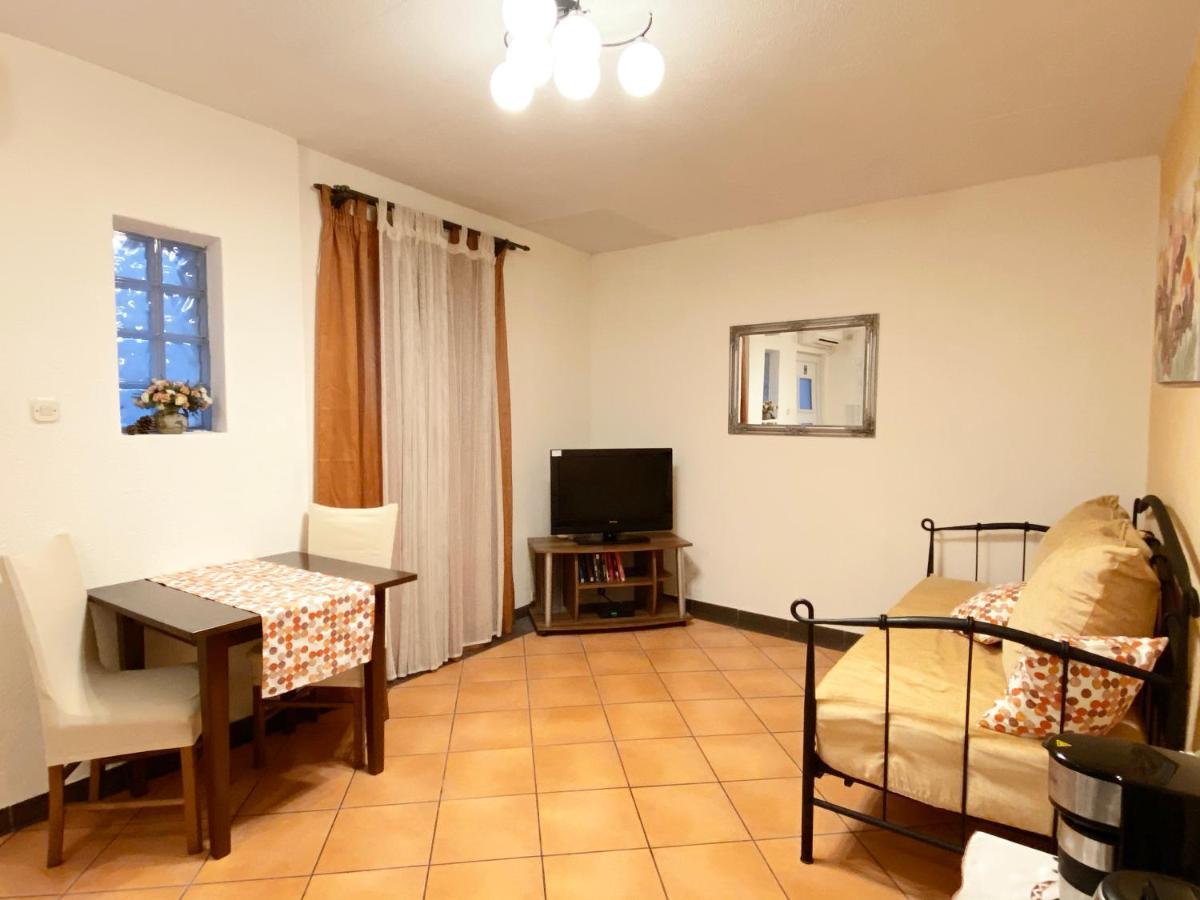 Apt Lavender On Nincevica St- 1 Bedroom Apt 5 Min To The Old Town Of Split Ngoại thất bức ảnh